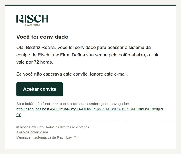 E-mail de convite da equipe com o logotipo do escritório, a mensagem de boas-vindas e o botão Aceitar convite