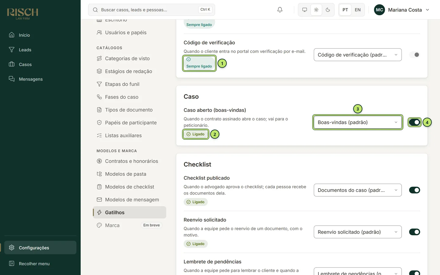 Tela Gatilhos com os grupos Acesso e Caso; cada gatilho tem nome, descrição, situação, a escolha do modelo e a chave liga-desliga