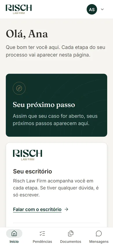 Página inicial do portal aberta num celular, com a saudação, o cartão Seu próximo passo e a barra de navegação no rodapé
