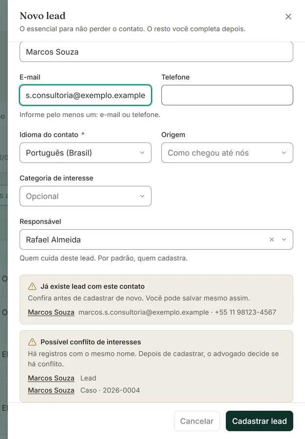 Gaveta Novo lead com os avisos Já existe lead com este contato e Possível conflito de interesses, cada um com a lista de registros encontrados